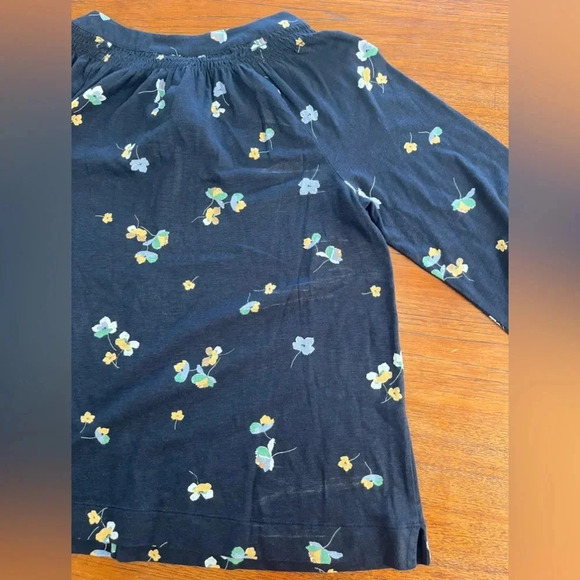 J Jill Sz S Navy Floral Smocked Peasant Blouse CottonTencel Keyhole Neckline - Picture 5 of 7